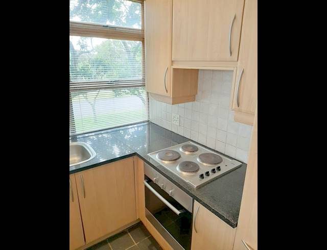 2 bed property to rent in ROSEBANK